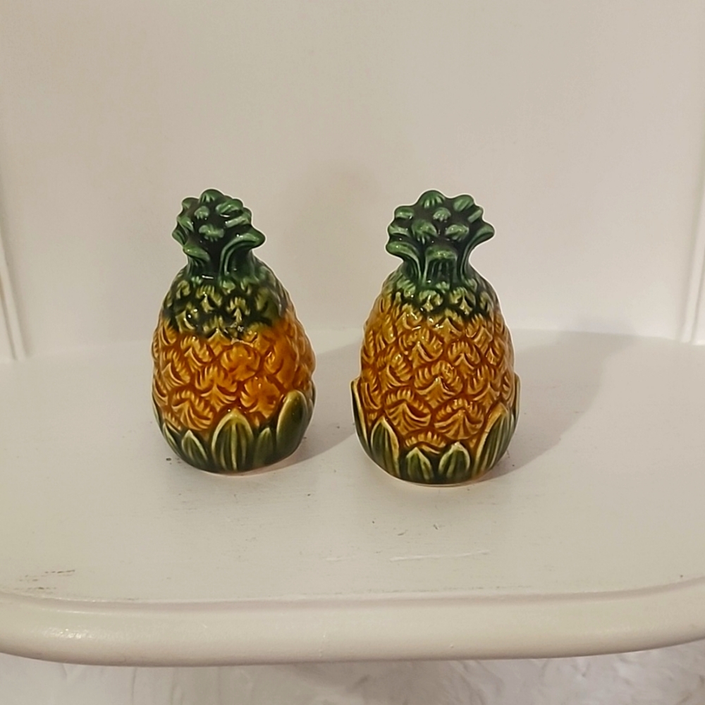Vintage Ceramic Pineapple Salt and Pepper Shakers, Set of 2